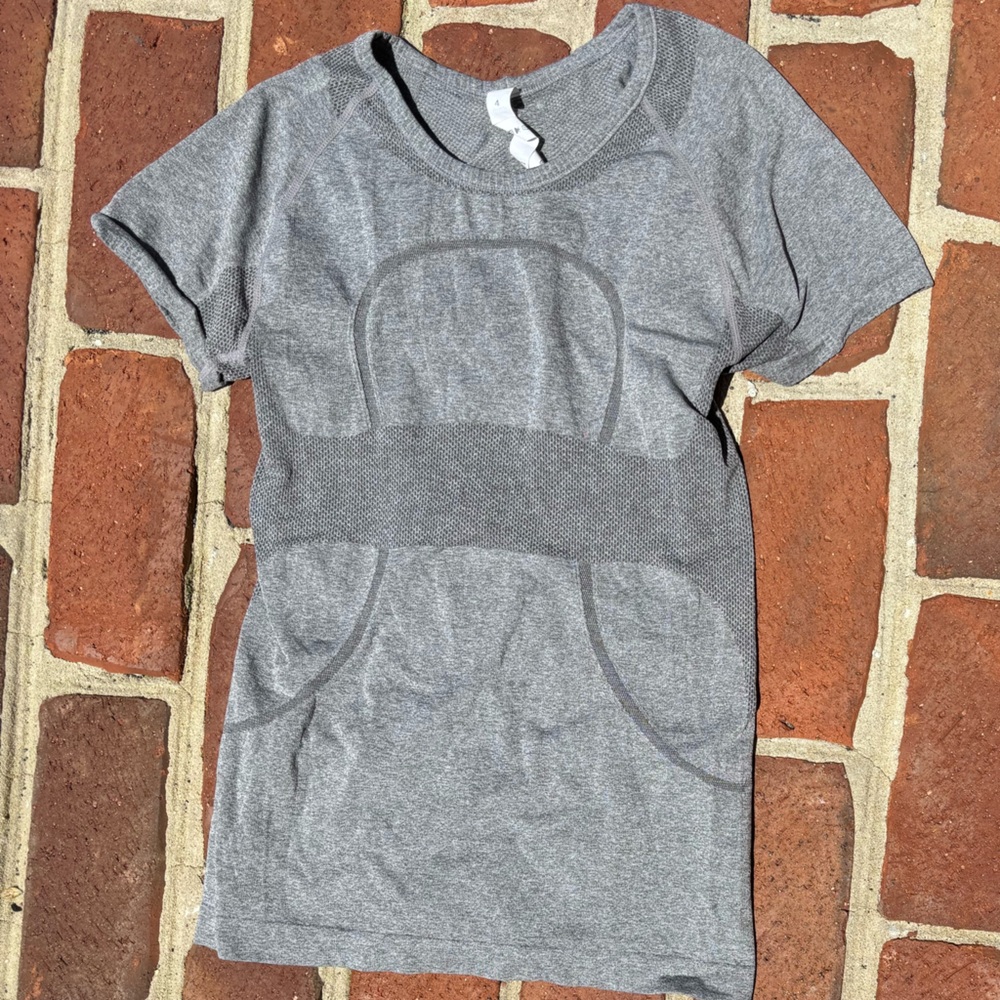 Lululemon Women’s Swiftly Tech Gray Short Sleeve Top